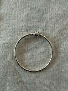 Pandora Bangle - Silver